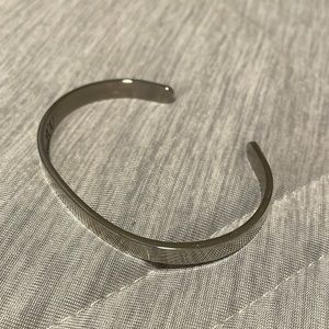 🔥 Metal bangle bracelet